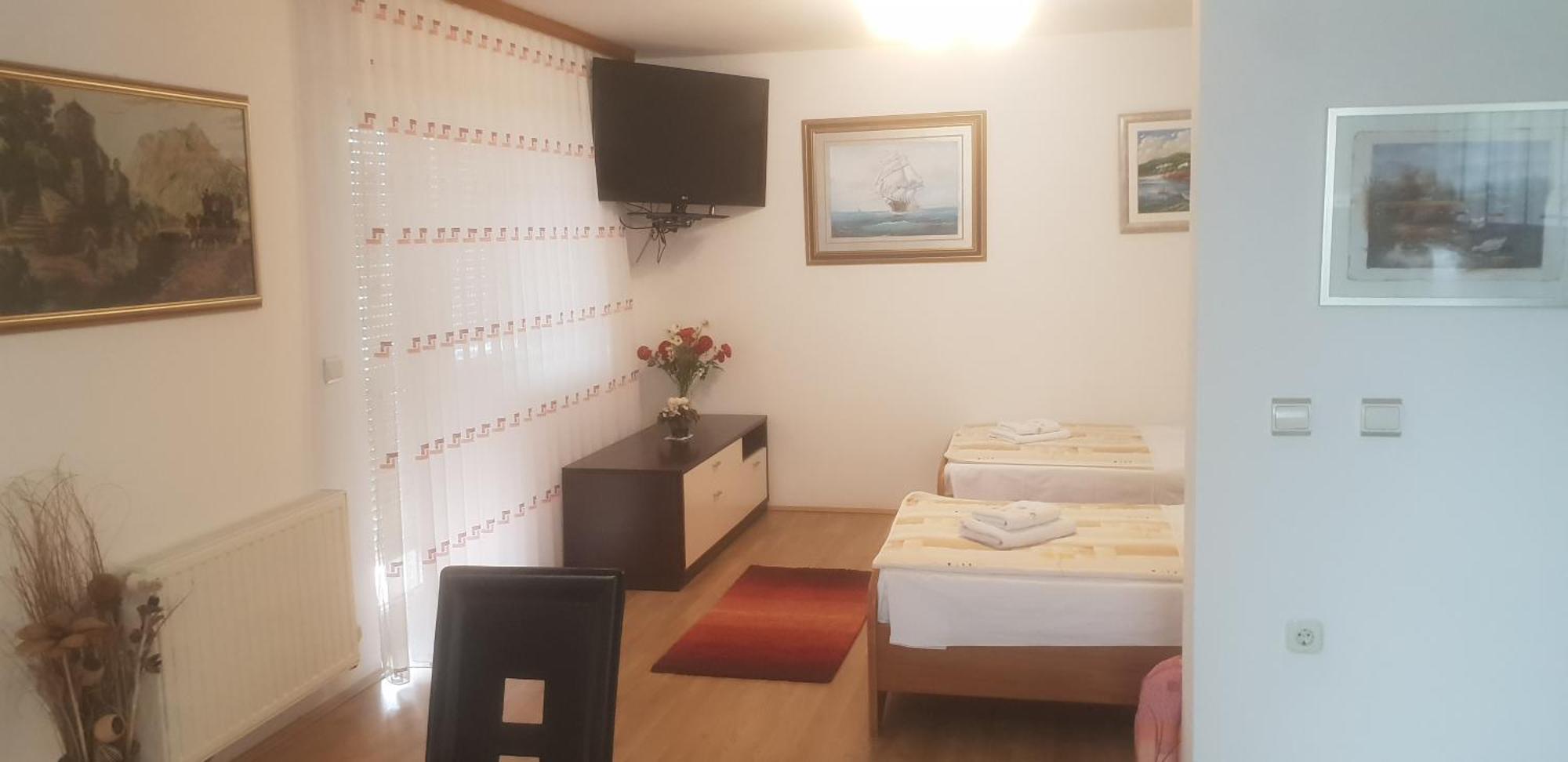 Apartments Mise Ogulin Ngoại thất bức ảnh