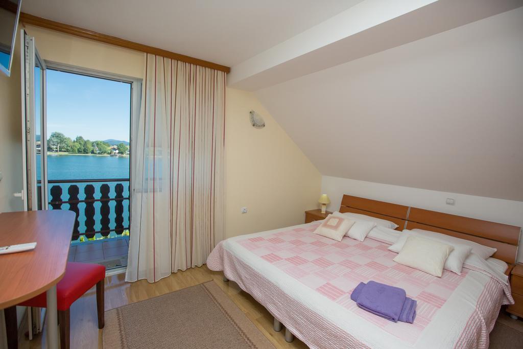 Apartments Mise Ogulin Ngoại thất bức ảnh