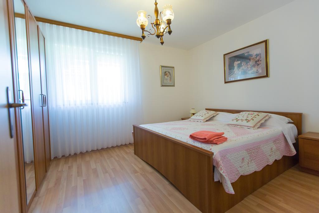 Apartments Mise Ogulin Ngoại thất bức ảnh