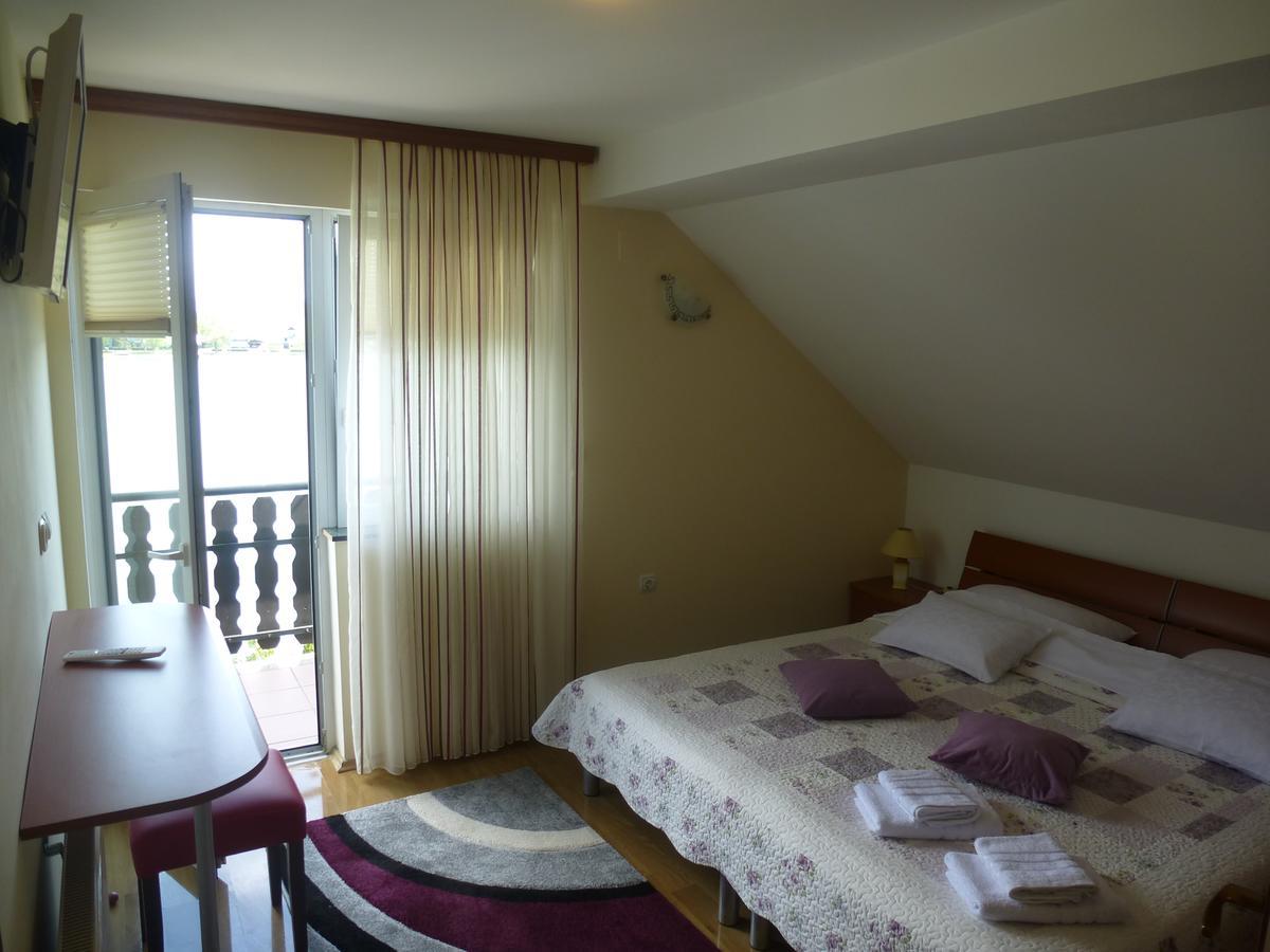 Apartments Mise Ogulin Ngoại thất bức ảnh