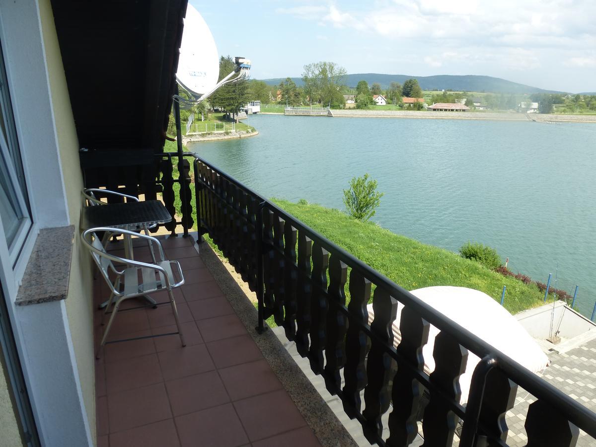 Apartments Mise Ogulin Ngoại thất bức ảnh