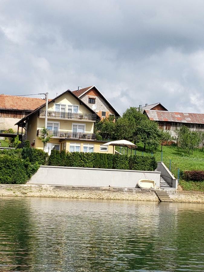 Apartments Mise Ogulin Ngoại thất bức ảnh